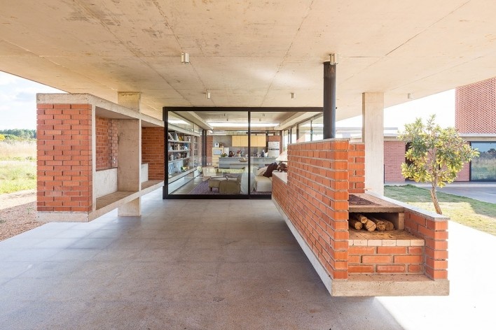 Casa Vila Rica, Brasília DF Brasil, 2017. Arquitetos Daniel Mangabeira, Henrique Coutinho e Matheus Seco / Bloco Arquitetos<br />Foto Haruo Mikami 