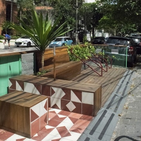 Parklet Pais de Araújo, São Paulo, 2015, arquiteto Homã Alvico<br />Foto divulgação 