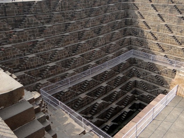 Chand Baori em Abhaneri (tipo "Escher")<br />Foto Carlos M Teixeira 