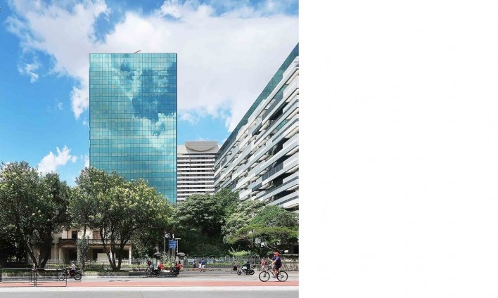 Casa das Rosas e a torre projetada por Júlio Neves<br />Foto Victor Hugo Mori 