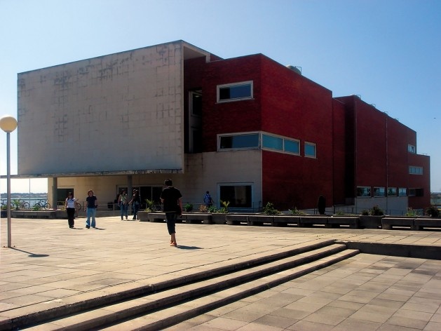 Biblioteca da Universidade de Aveiro, Álvaro Siza Vieira, 1988-1995, Aveiro<br />Foto Osnildo Adão Wan-Dall Junior 