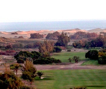 rocesso de urbanização impulsionado pelo turismo em Maspalomas, Ilha de Grande Canária, 2004 [Arquivo Load]
