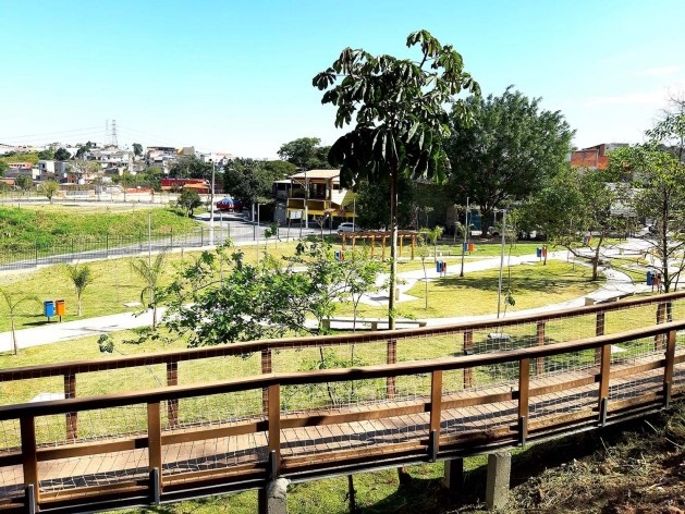 Parque Municipal Nair Bello, imagem da passarela e conjunto da fase 01, São Paulo SP Brasil, 2020. Secretaria Municipal do Verde e do Meio Ambiente<br />Foto divulgação  [Acervo SVMA/DIPO]