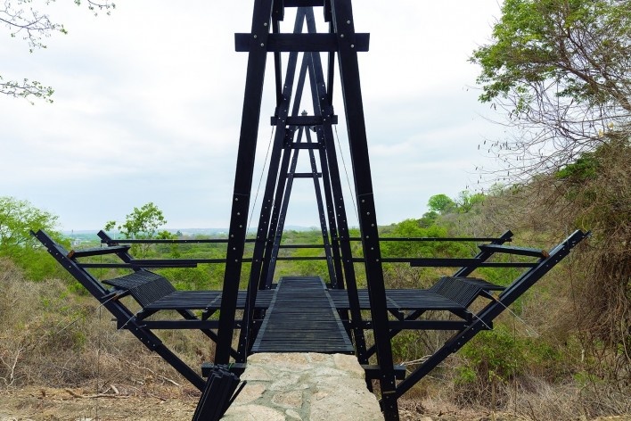 Learning Viewpoint, Cerro Blanco Protected Forest, Guayaquil, Ecuador, 2022. Architects David Barragán, Pascual Gangotena, Maríaluisa Borja and Esteban Benavides (authors) / Al Borde<br />Foto/photo Jag Studio 