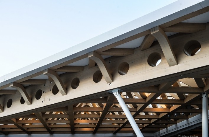 New Aspen Art Museum, Colorado, roof deck beam detail. Shigeru Ban Architects<br />Foto Derek Skalko  [Foto divulgação]