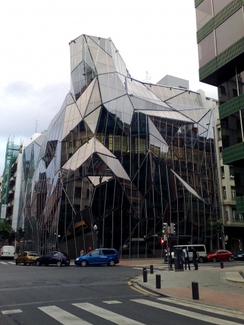 Edifício Plaza Bizkaia. Federico Soriano, 2006 <br />Foto Gabriela Celani 