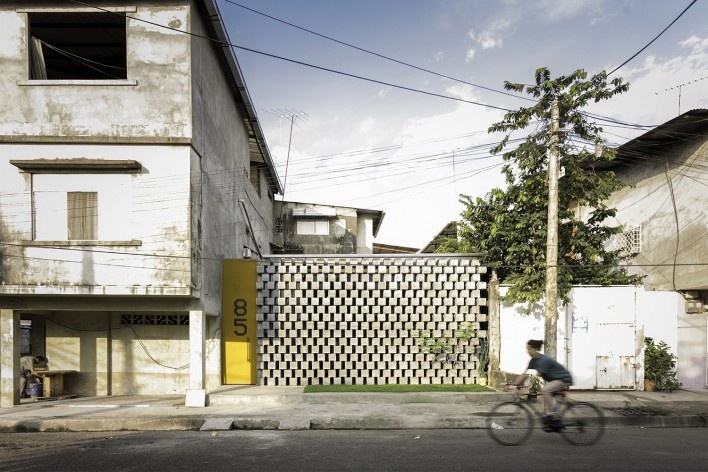 Casa Entre Bloques, Babahoyo, Ecuador, 2017. Arquitecto José Fernando Gómez M / Natura Futura Arquitectura<br />Foto Juan Alberto Andrade y Cuqui Rodriguez / Jag Studio 