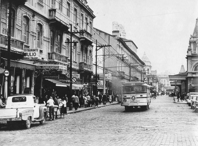 Estação da Luz, rua Mauá, anos 1960<br />Foto divulgação 