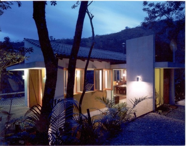 Residência Vianna Peres/ Ubatuba, SP – Arq. Fernando Vianna Peres