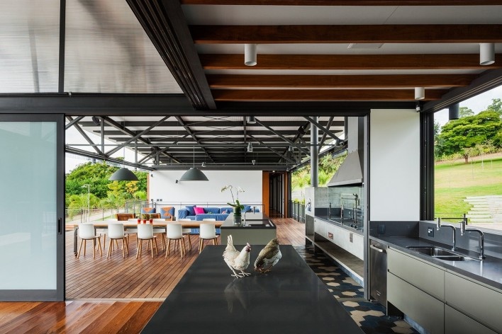 Residência Piracaia, Piracaia SP Brasil, 2012-2014. Arquitetos Lua Nitsche e Pedro Nitsche / Nitsche Arquitetos Associados<br />Foto Nelson Kon 