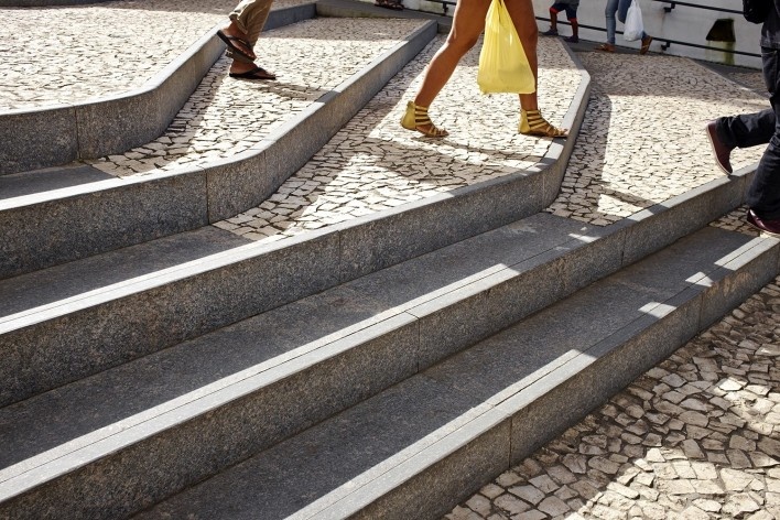 Praça e ladeira da Barroquinha, degraus da escadaria. Metro arquitetos associados<br />Foto Ilana Bessler 