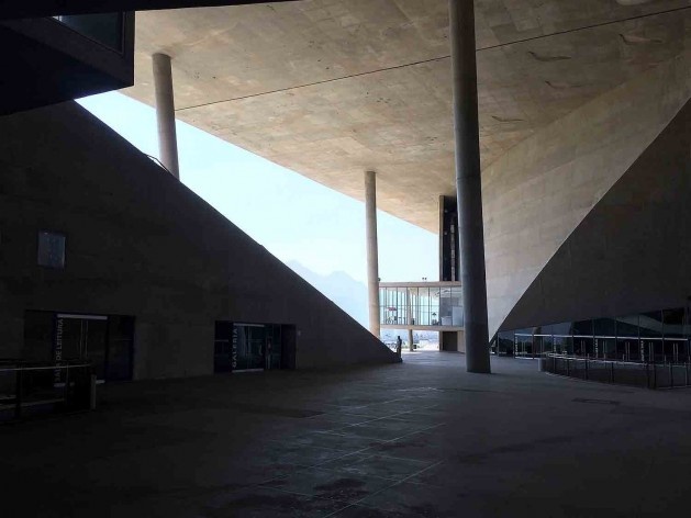Cidade das Artes, Rio de Janeiro. Arquiteto Christian de Portzamparc<br />Foto Abilio Guerra 