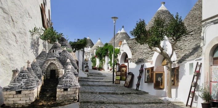 Alberobello, Itália<br />Fotomontagem Victor Hugo Mori, 2016 