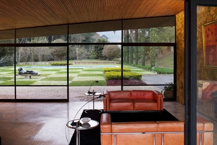 Casa Cavanelas, Petrópolis RJ, 1954, arquiteto Oscar Niemeyer<br />Foto Leonardo Finotti 