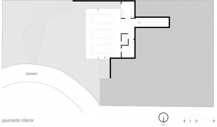 Residência Atibaia, pavimento inferior, Atibaia SP, 2008. Arquiteto Bernardo Telles.<br />Imagem divulgação 