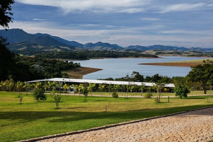 Residência Piracaia, Piracaia SP Brasil, 2012-2014. Arquitetos Lua Nitsche e Pedro Nitsche / Nitsche Arquitetos Associados<br />Foto Nelson Kon 