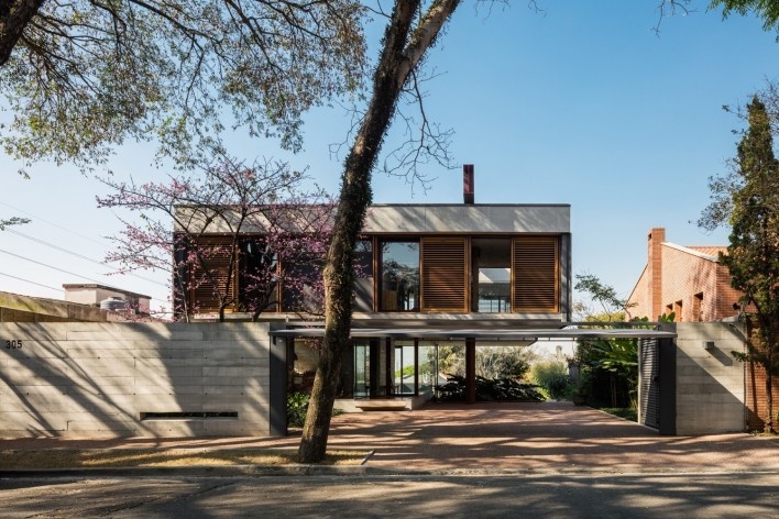 Casa Villa Lobos, 2018, São Paulo SP Brasil. Arquitetos Cristiane Muniz, Fabio Valentim, Fernanda Barbara e Fernando Viégas/ Una Arquitetos<br />Foto Nelson Kon 