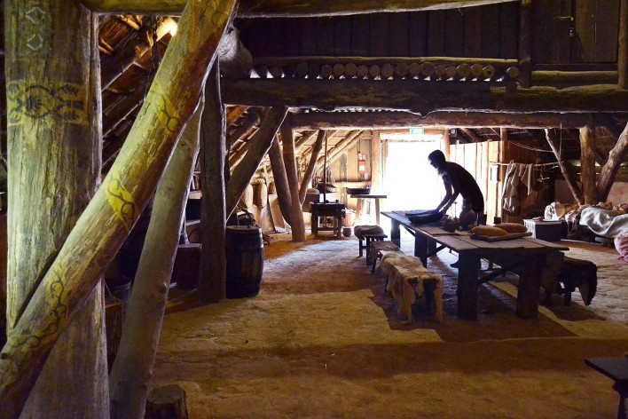 Parte interna da edificação que representa os anos Vikings<br />Foto Ana Carolina Brugnera / Lucas Bernalli Fernandes Rocha 