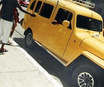 Rural Willys laranja