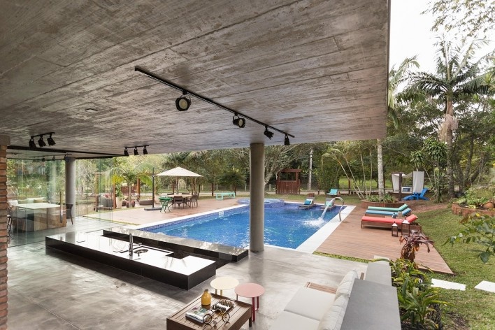 Kiosk EL165, Gravataí RS Brasil, 2016. Architects Diego Brasil and Anderson Calvi / Br3 Arquitetos<br />Foto / photo Marcelo Donadussi 