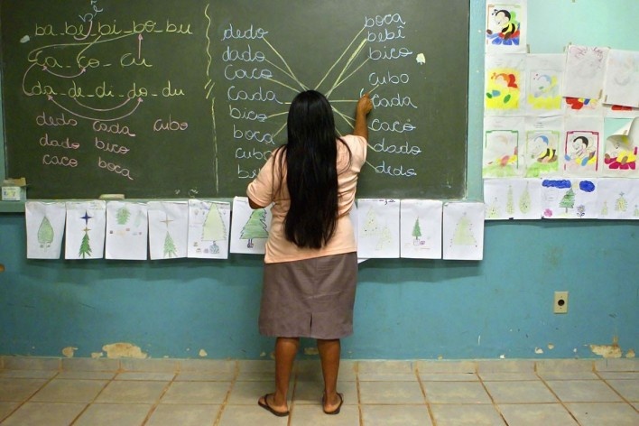 Escola da Maloca Uiramutã, região da Terra Indígena Raposa/Serra do Sol, marcada por conflitos entre arrozeiros e índios, Uiramutã RR<br />Foto Tuca Vieira 