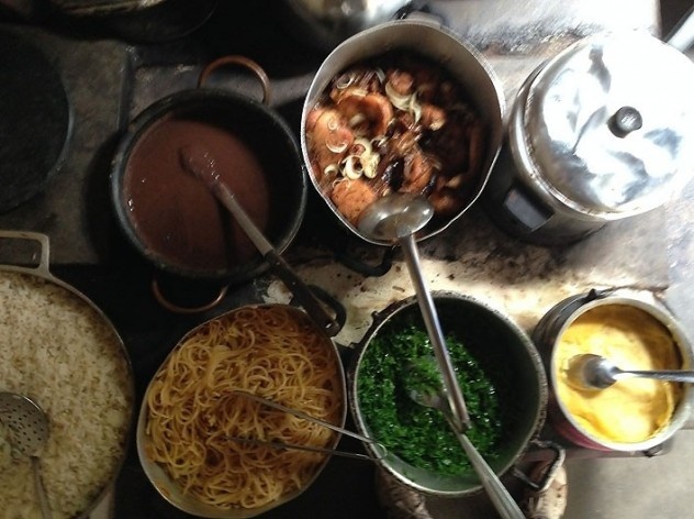 Comida mineira preparada em fogão a lenha<br />Foto Fabio Lima 