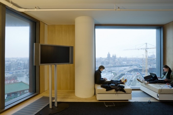 Biblioteca Pública de Amsterdã, Holanda. Jo Coenen & Co Architekten. 2007<br />foto Arjen Schmitz 