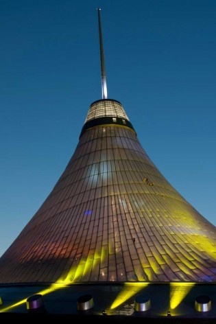 “The Khan Shatyr Entertainment Centre”, Astana, Kazakhstan, 2006–2010. Foster+Partners<br />Photo by Nigel Young 