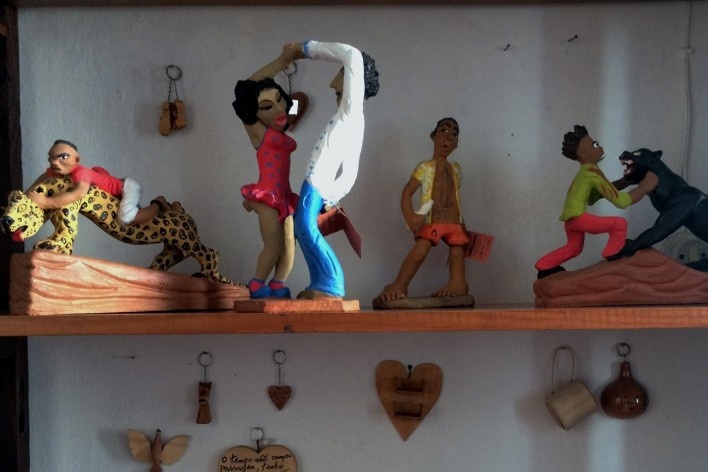 Esculturas da artista Vanuza, da comunidade do Janelão<br />Foto Ana Carolina Brugnera / Lucas Bernalli Fernandes Rocha 
