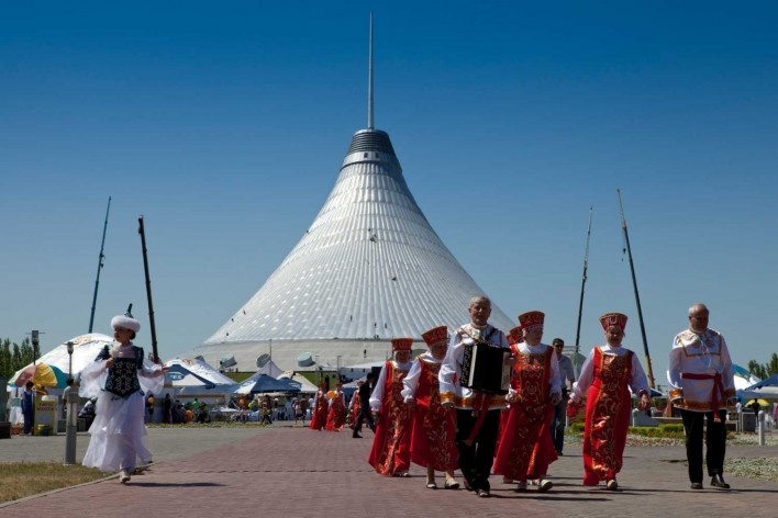 “The Khan Shatyr Entertainment Centre”, Astana, Kazakhstan, 2006–2010. Foster+Partners<br />Photo by Nigel Young 