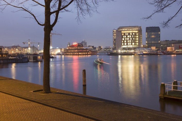 Biblioteca Pública de Amsterdã, Holanda. Jo Coenen & Co Architekten. 2007<br />foto Arjen Schmitz 