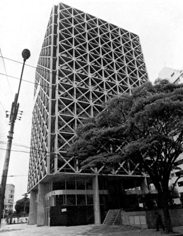 Edifício Acal, São Paulo SP, 1974. Arquitetos Pedro Paulo de Melo Saraiva, Sergio Ficher e Henrique Cambiaghi Filho<br />Foto antiga  [Pedro Paulo de Melo Saraiva Arquitetos Associados]
