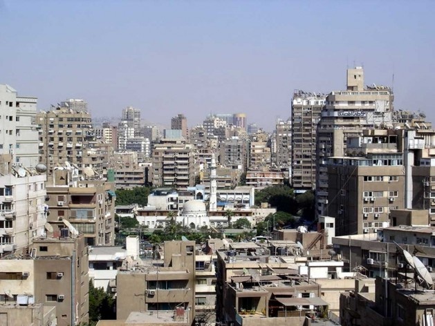Mesquita Moustafa Mahmoud em meio ao crescimento desordenado<br />Foto Leonardo Castello 