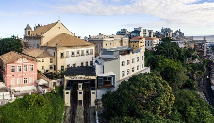 Casa do Carnaval, vista aérea, Salvador. Arquitetos Alexandre Prisco e Nivaldo Andrade<br />Foto Carlos Galassi 