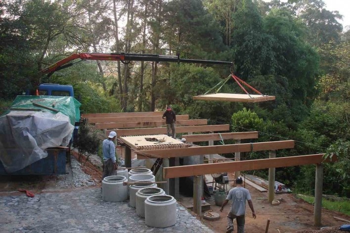 Vila Taguaí, construção, Carapicuiba SP, 2007-2010. Arquitetos Cristina Xavier (autora), Henrique Fina, Lucia Hashizume e João Xavier (colaboradores)<br />Foto Cristina Xavier 
