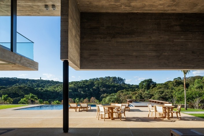 Residência LG, Bragança Paulista SP Brasil, 2014. Arquitetos Henrique Reinach e Maurício Mendonça (autores)/ Reinach Mendonça Arquitetos Associados<br />Foto/ photo Nelson Kon 