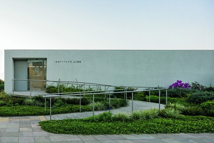Instituto Ling, Porto Alegre RS Brasil, 2014. Architect Isay Weinfeld (author)<br />Foto / photo Leonardo Finotti 