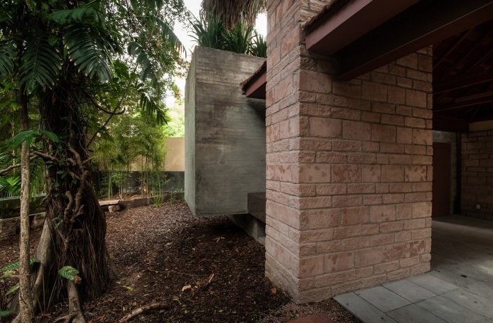Casa Lutzenberger, churrasqueira. Reforma Kiefer arquitetos
