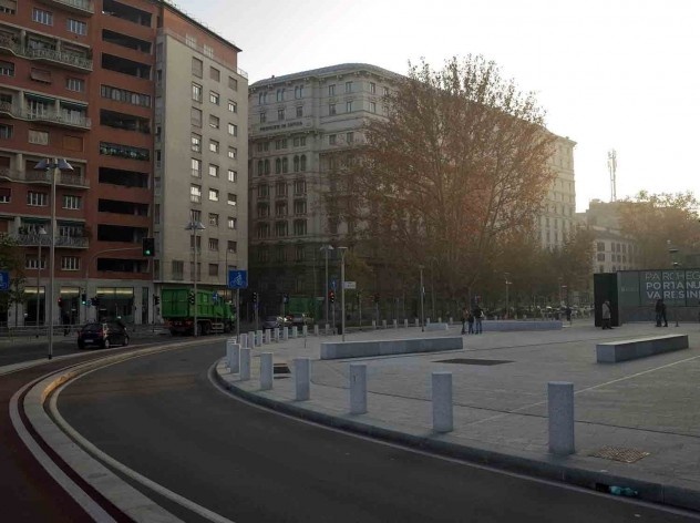 Piazza Lina Bo Bardi, Varesine, Milão. Kohn Pedersen Fox Associates<br />Foto Viviana Pozzoli 