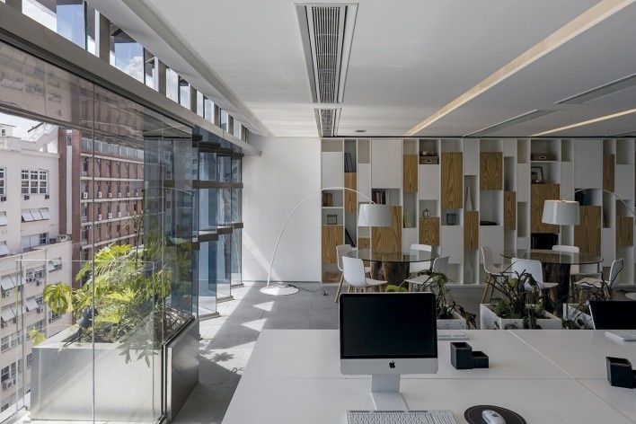 RB12, ambiente interno. Triptyque<br />Foto Leonardo Finotti 