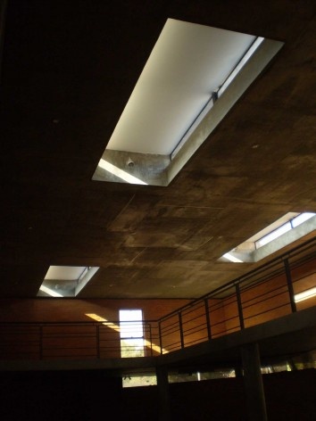 Cootrapar – cooperativa de trabajadores de aceros del Paraguay. Interior tomas de luz. Arq. Luis Alberto Elgue y Arq. Cynthia Solis Patri. Villa Hayes, Paraguay. 2007 – 2008.