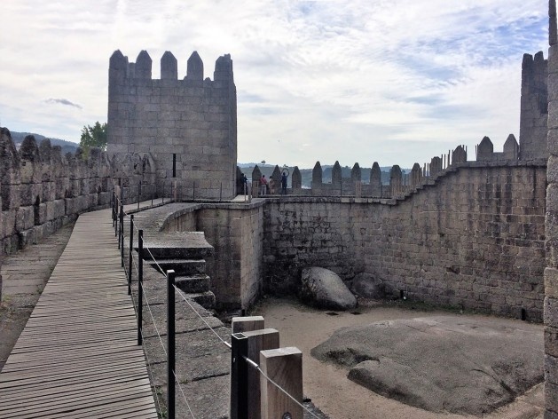 Castelo de Guimarães, cuidado com o original e com o visitante<br />Foto Anita Di Marco, 2018 