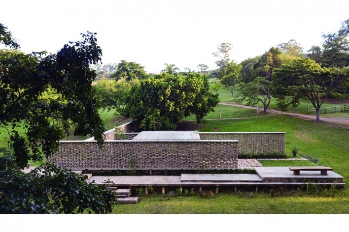 Capela Inga-Mirim, Itupeva SP Brasil, 2018. Arquitetos Francisco Rivas, Rodrigo Messina e Guadalupe Sappia / Messina <br />Foto Federico Cairoli 