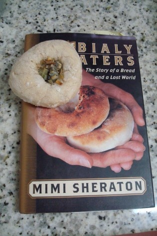 Tentativa de Bialy, sobre o livro<br />Foto Michel Gorski 