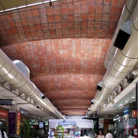 Montevidéu, detalhes das abóbodas da cobertura do shopping<br />Foto Atalie Rodrigues Alves 