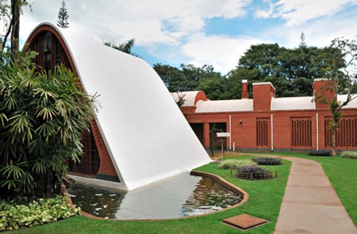 Residência dos Padres Claretianos, Batatais SP Brasil, 1984. Arquitetos Affonso Risi e José Mario Nogueira<br />Foto Wagner Abrahão Jr, 2011 