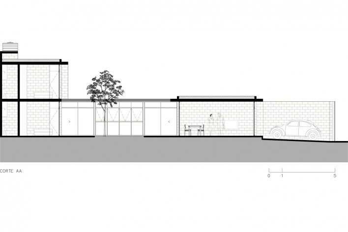 Casa Vila Matilde, corte longitudinal <i>a</i>. Terra e Tuma arquitetos