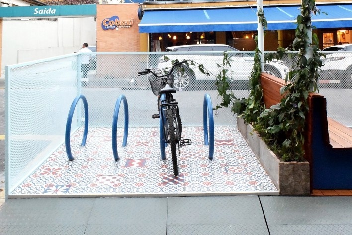 Parklet Alameda Tietê, São Paulo, 2015, arquiteto Homã Alvico<br />Foto divulgação 