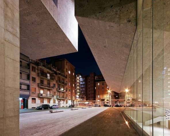 A nova Bocconi, Milão, Grafton Architects, projeto de 1999-2000, inauguração em 2008. Vista a partir da via Roentgen<br />Foto Lucas Corato 