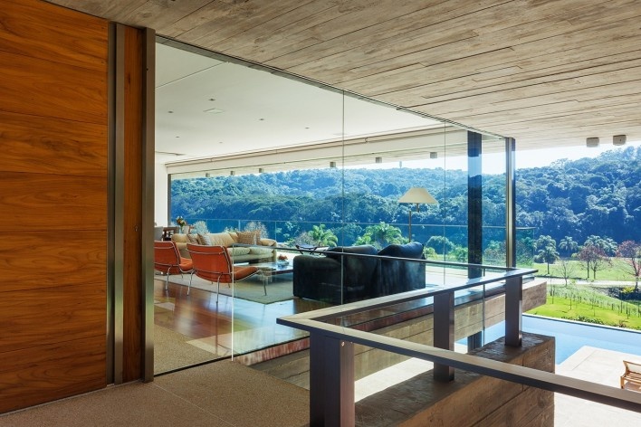 Residência LG, Bragança Paulista SP Brasil, 2014. Arquitetos Henrique Reinach e Maurício Mendonça (autores)/ Reinach Mendonça Arquitetos Associados<br />Foto/ photo Nelson Kon 